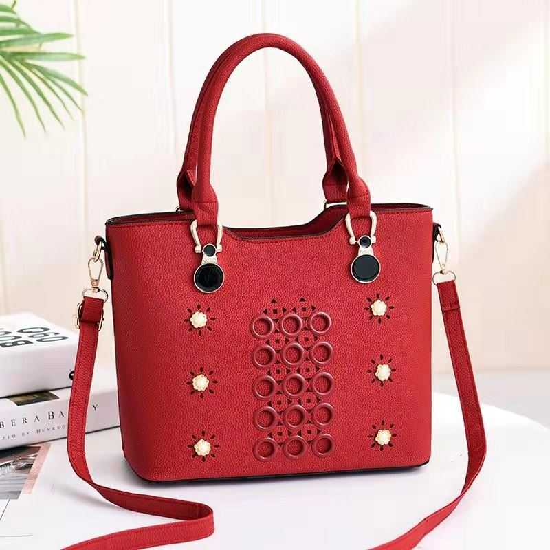 JT3912 IDR.160.000 MATERIAL PU SIZE L28XH23XW13CM WEIGHT 700GR COLOR RED