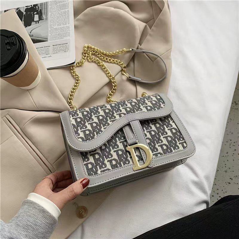 JT4889 IDR.157.000 MATERIAL PU SIZE L22XH15.5XW9CM WEIGHT 500GR COLOR GRAY