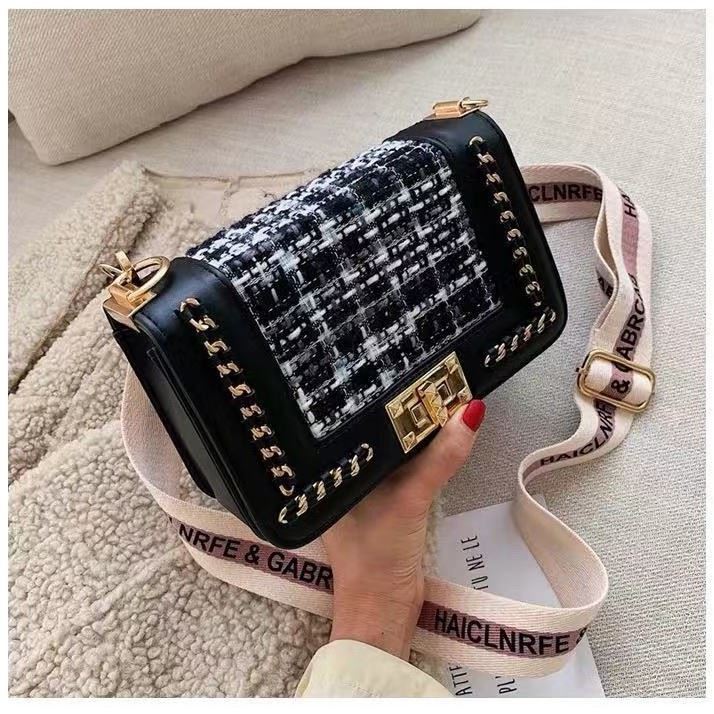 JT505521 IDR.154.000 MATERIAL PU SIZE L21XH13.5XW7CM WEIGHT 450GR COLOR BLACK