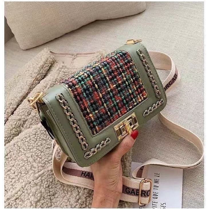 JT505521 IDR.154.000 MATERIAL PU SIZE L21XH13.5XW7CM WEIGHT 450GR COLOR GREEN