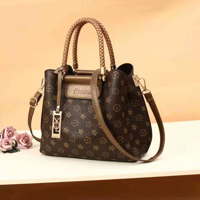 JT51687 IDR.175.000 MATERIAL PU SIZE L28XH22XW12CM WEIGHT 650GR COLOR STARGOLD