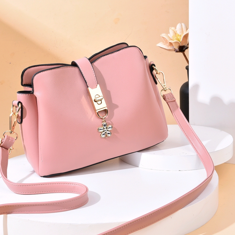 JT551 IDR.171.000 MATERIAL PU SIZE L23XH18XW6CM WEIGHT 550GR COLOR PINK