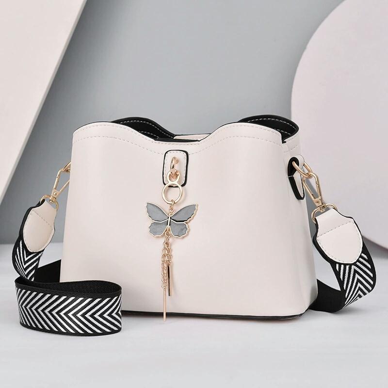 JT5910 IDR.172.000 MATERIAL PU SIZE L23XH18XW11CM WEIGHT 600GR COLOR BEIGE