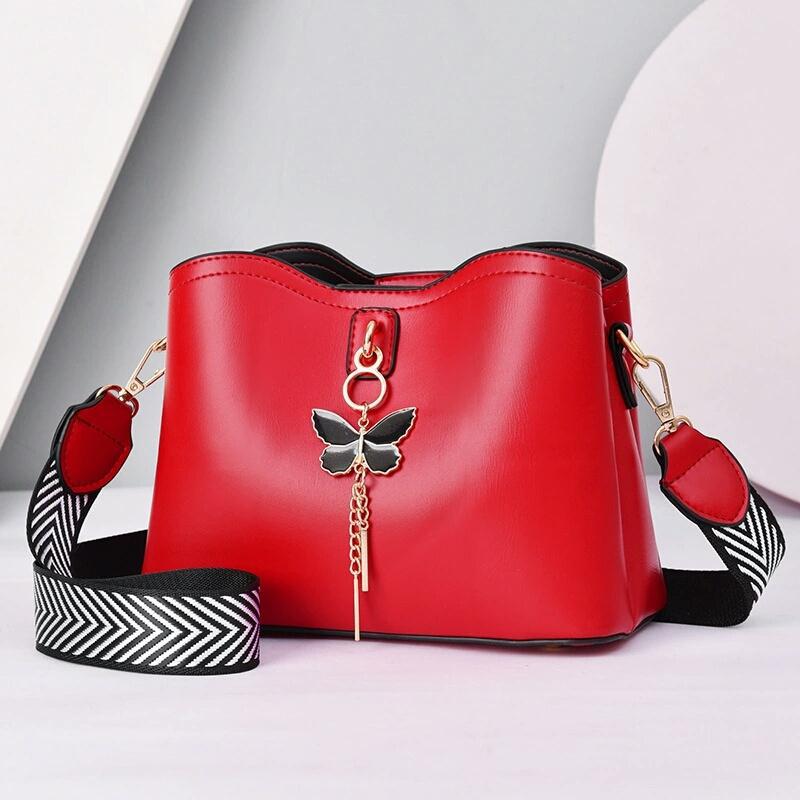 JT5910 IDR.172.000 MATERIAL PU SIZE L23XH18XW11CM WEIGHT 600GR COLOR RED