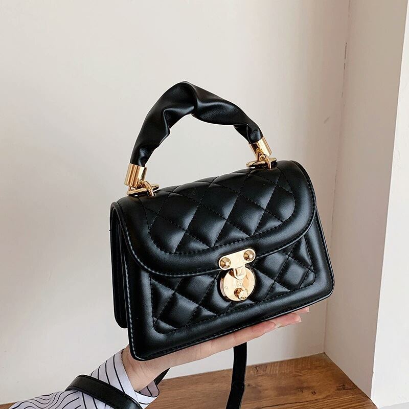 JT59435 IDR.162.000 MATERIAL PU SIZE L20XH14XW8CM WEIGHT 400GR COLOR BLACK