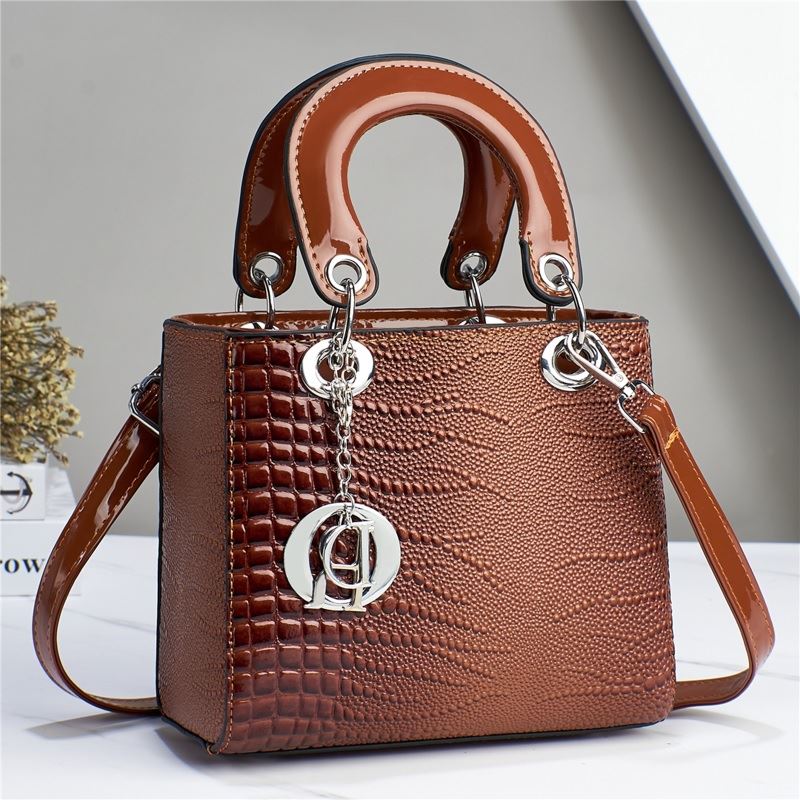 JT602021 IDR.184.000 MATERIAL PU SIZE L20XH17XW10CM WEIGHT 500GR COLOR BROWN