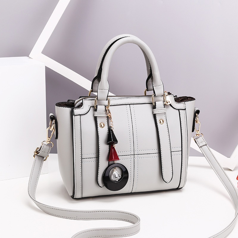 JT616 IDR.169.000 MATERIAL PU SIZE WEIGHT COLOR GRAY