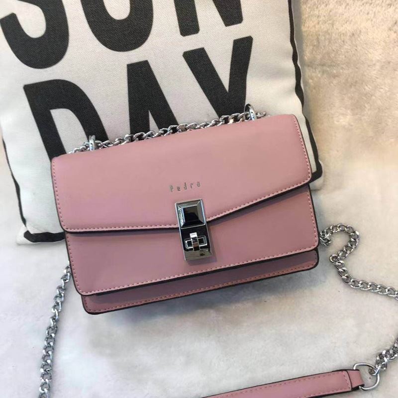 JT62632 IDR.190.000 MATERIAL PU SIZE L22XH15XW9CM WEIGHT 700GR COLOR PINK