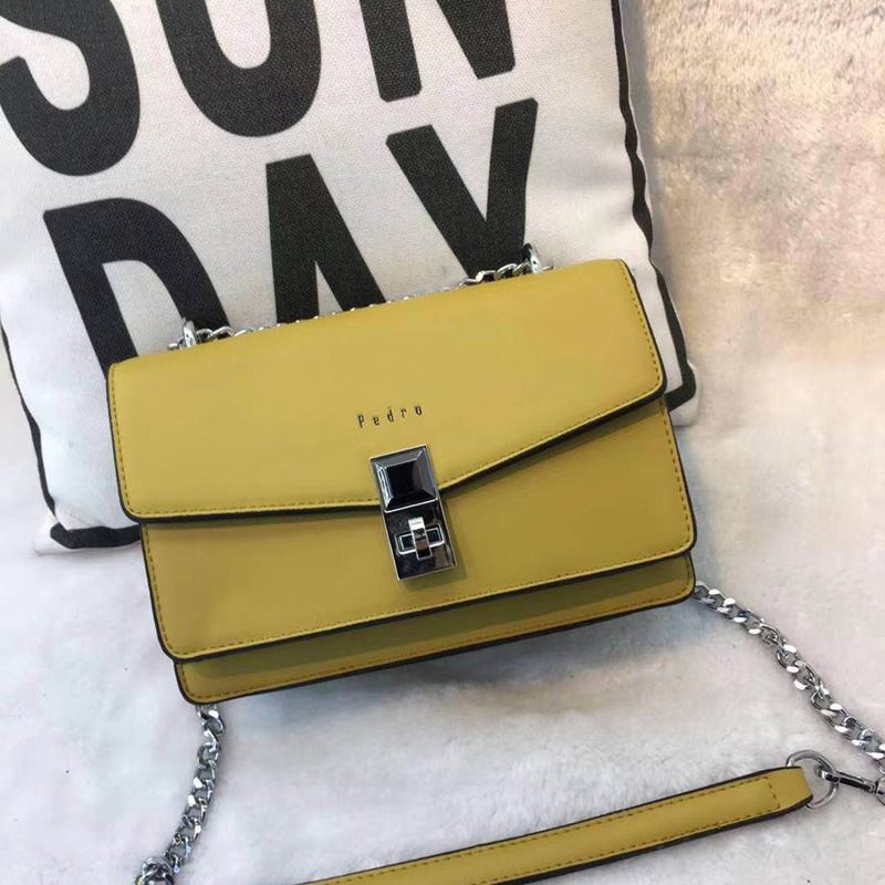 JT62632 IDR.190.000 MATERIAL PU SIZE L22XH15XW9CM WEIGHT 700GR COLOR YELLOW