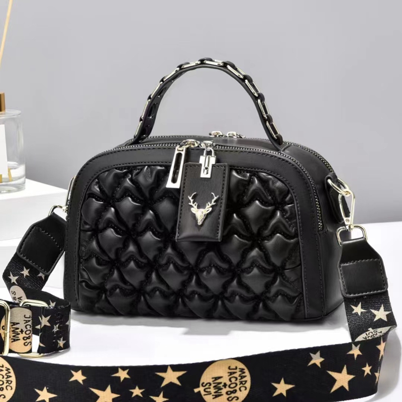 JT6628 IDR.185.000 MATERIAL PU SIZE L23XH15XW9CM WEIGHT 700GR COLOR BLACK