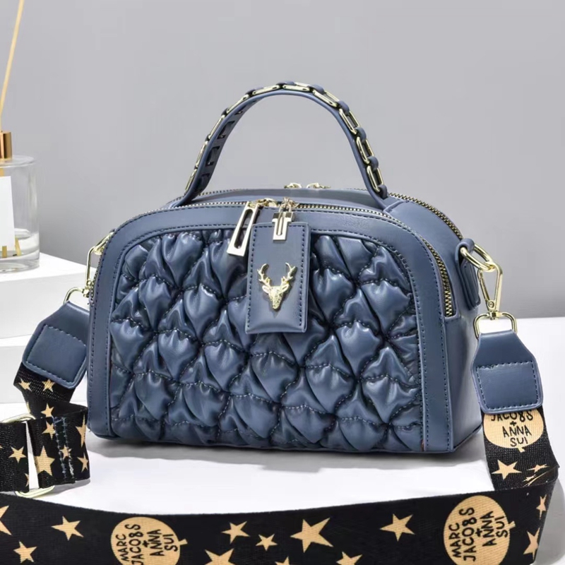 JT6628 IDR.185.000 MATERIAL PU SIZE L23XH15XW9CM WEIGHT 700GR COLOR BLUE