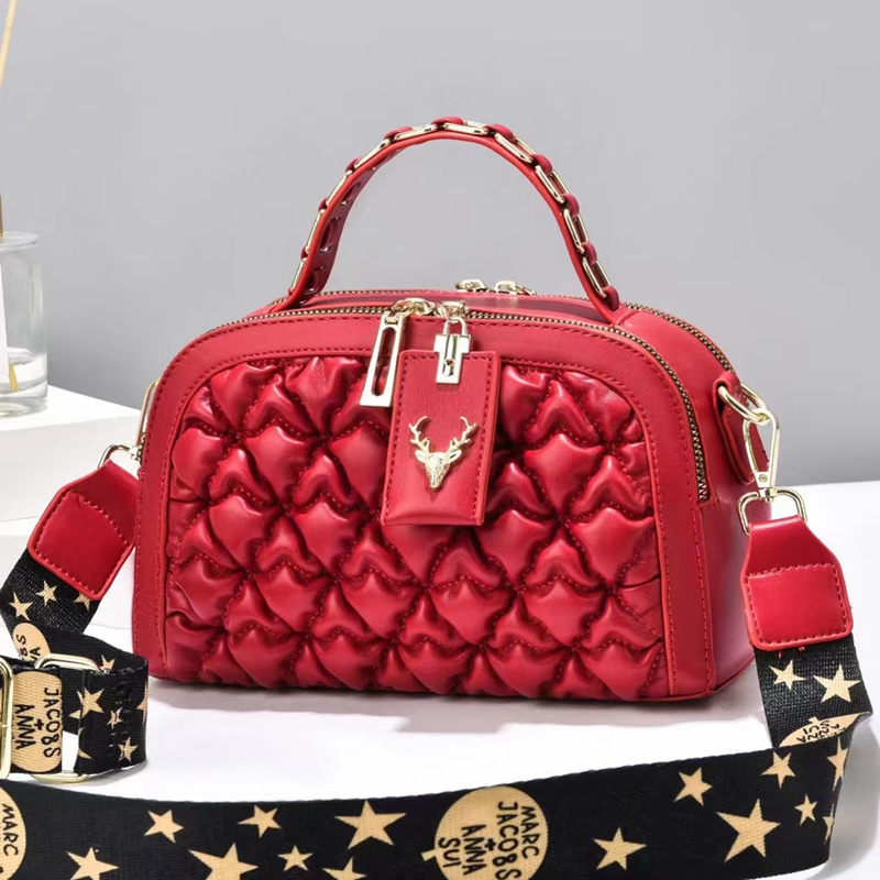JT6628 IDR.185.000 MATERIAL PU SIZE L23XH15XW9CM WEIGHT 700GR COLOR RED