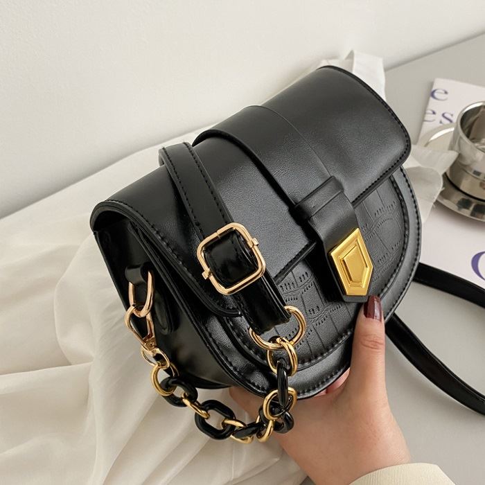 JT7001 IDR.135.000 MATERIAL PU SIZE L17XH14XW7CM WEIGHT 290GR COLOR BLACK