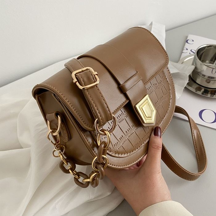 JT7001 IDR.135.000 MATERIAL PU SIZE L17XH14XW7CM WEIGHT 290GR COLOR BROWN