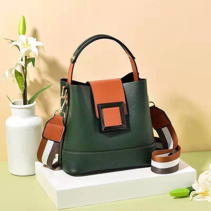 JT7008 IDR.155.000  MATERIAL PU SIZE L21XH19XW11CM WEIGHT 650GR COLOR GREEN