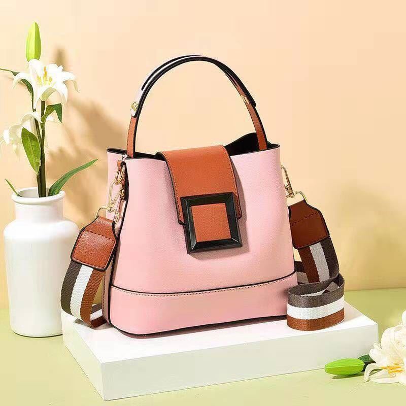 JT7008 IDR.155.000  MATERIAL PU SIZE L21XH19XW11CM WEIGHT 650GR COLOR PINK