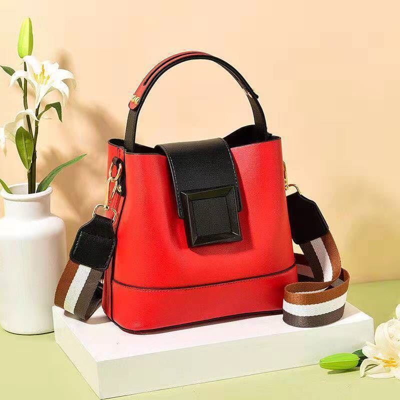 JT7008 IDR.155.000 MATERIAL PU SIZE L21XH19XW11CM WEIGHT 650GR COLOR RED
