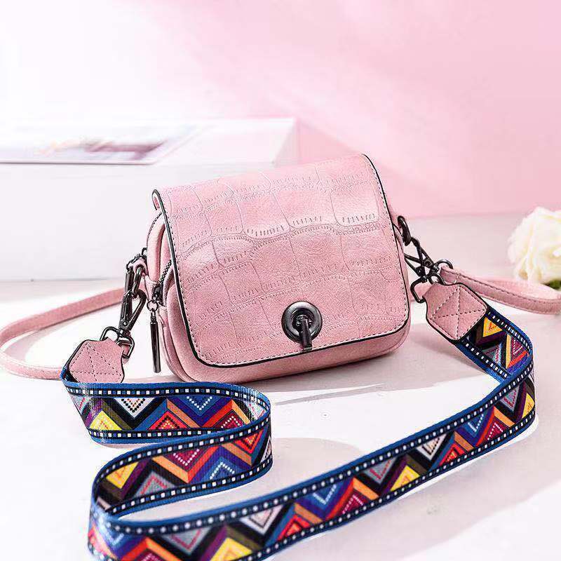 JT731 IDR.157.000 MATERIAL PU SIZE L17XH14XW8CM WEIGHT 500GR COLOR PINK