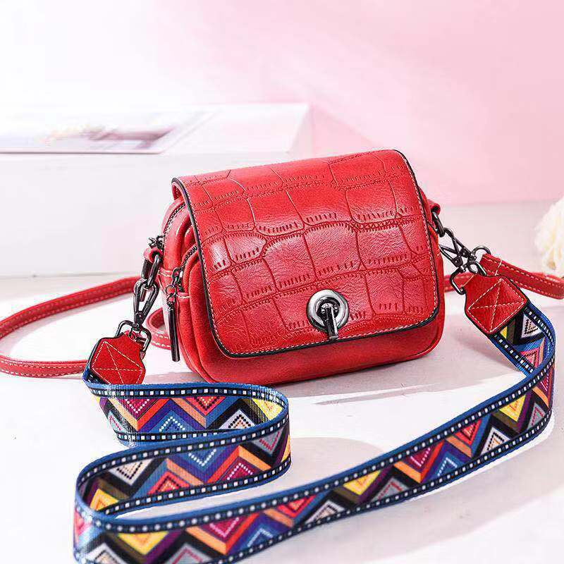 JT731 IDR.157.000 MATERIAL PU SIZE L17XH14XW8CM WEIGHT 500GR COLOR RED