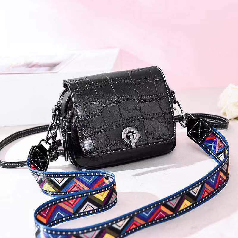 JT731 IDR.167.000 MATERIAL PU SIZE L17XH14XW8CM WEIGHT 500GR COLOR BLACK