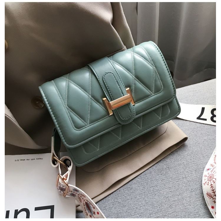 JT7497 IDR.125.000 MATERIAL PU SIZE L20XH14XW7CM WEIGHT 350GR COLOR GREEN