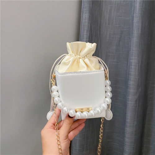 JT7642-white Tas Selempang Serut Kubus Mutiara Import Wanita