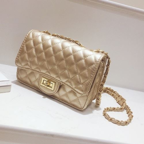 JT8083 IDR.149.000 MATERIAL PU SIZE L21XH15XW7CM WEIGHT 450GR COLOR GOLD