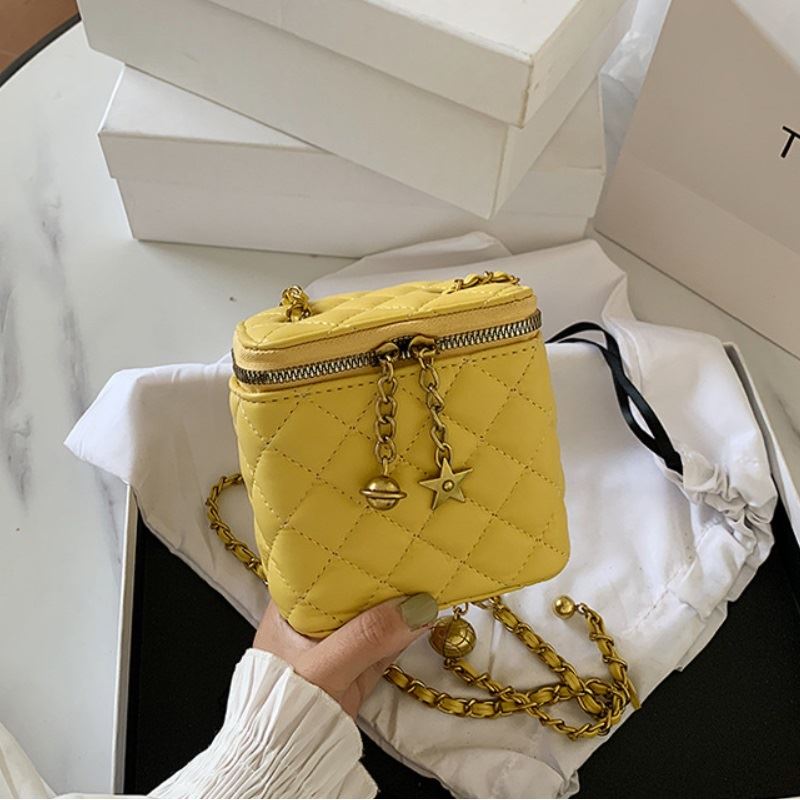 JT8149 IDR.164.000 MATERIAL PU SIZE L13XH13XW8CM WEIGHT 300GR COLOR YELLOW