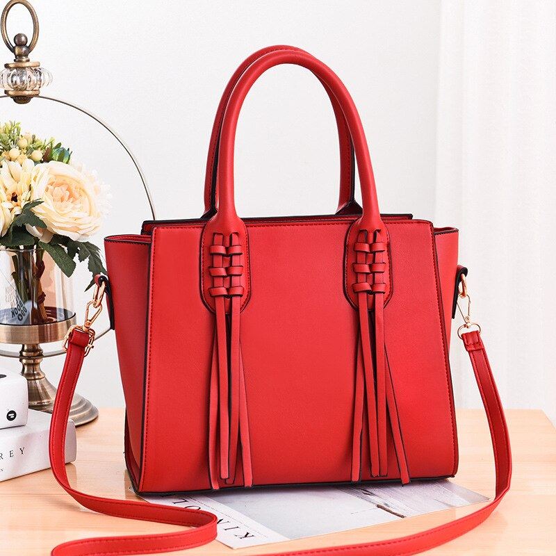 JT8160 IDR.165.000 MATERIAL PU SIZE L30XH24XW15CM WEIGHT 900GR COLOR RED