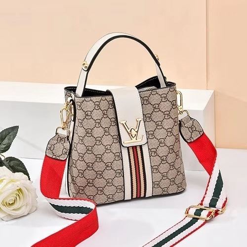 JT81890 IDR.160.000 MATERIAL PU SIZE L20XH19XW11CM WEIGHT 550GR COLOR WHITEGD