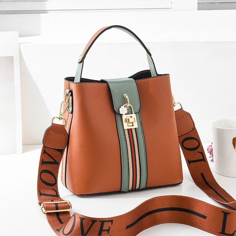 JT81895 IDR.172.000 MATERIAL PU SIZE L21XH19XW12CM WEIGHT 600GR COLOR BROWN