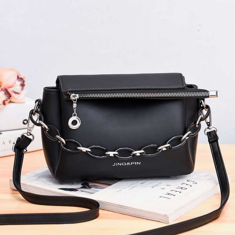 JT830 IDR.175.000 MATERIAL PU SIZE L21XH16XW10CM WEIGHT 550GR COLOR BLACK