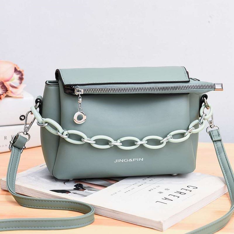 JT830 IDR.175.000 MATERIAL PU SIZE L21XH16XW10CM WEIGHT 550GR COLOR GREEN