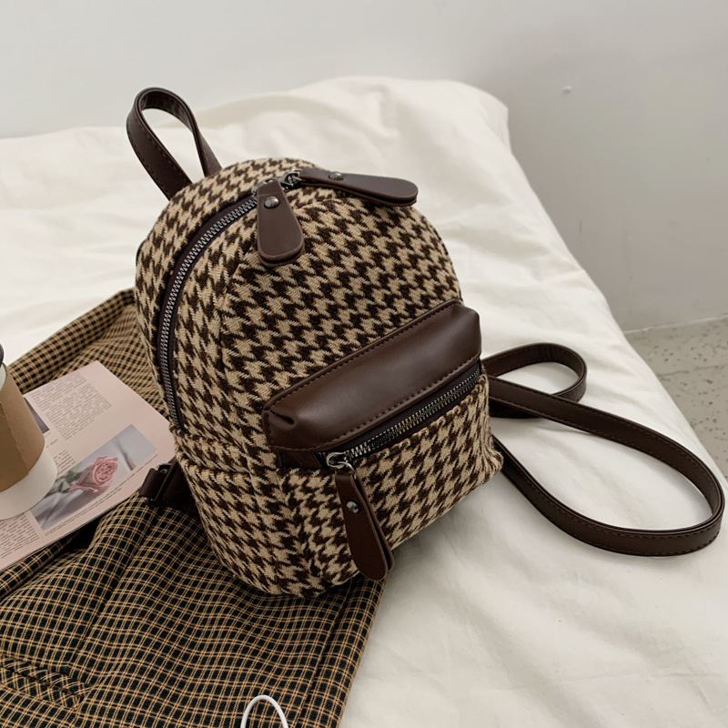 JT83145 IDR.171.000 MATERIAL CLOTH SIZE L19XH23X10.5CM WEIGHT 410GR COLOR COFFEE