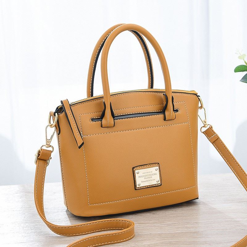 JT8368 IDR.145.000 MATERIAL PU SIZE L20XH16XW10CM WEIGHT 700GR COLOR BROWN