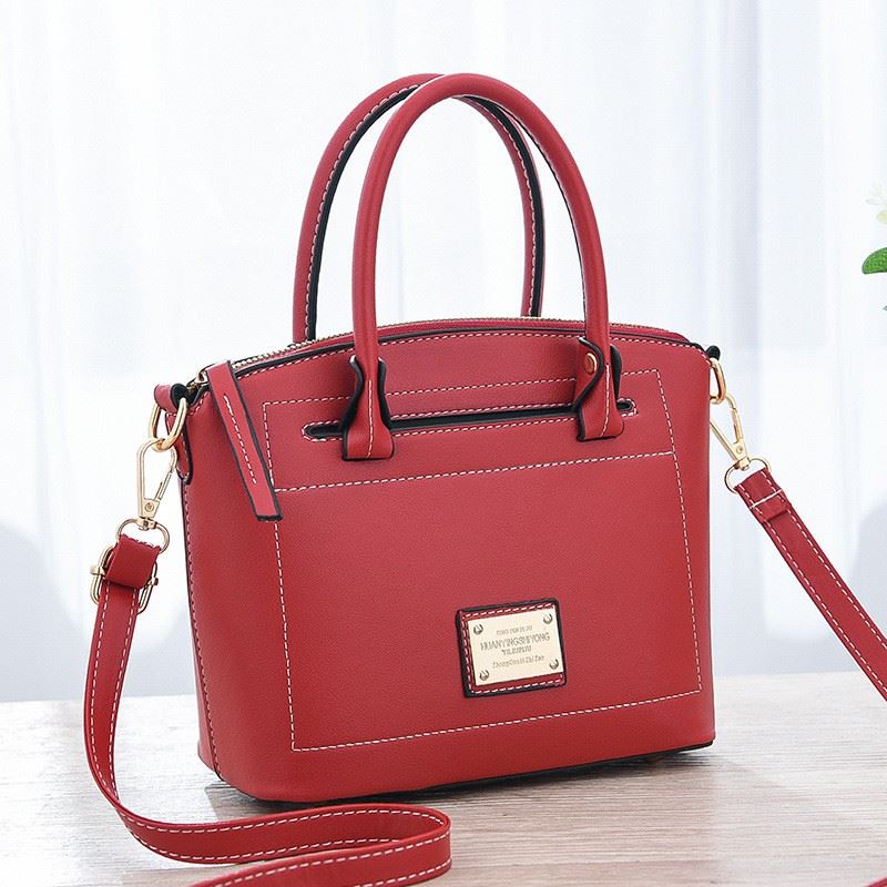 JT8368 IDR.145.000 MATERIAL PU SIZE L20XH16XW10CM WEIGHT 700GR COLOR RED