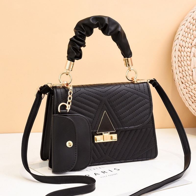 JT8398 (2IN1) IDR.178.000 MATERIAL PU SIZE L23XH16XW8CM WEIGHT 550GR COLOR BLACK
