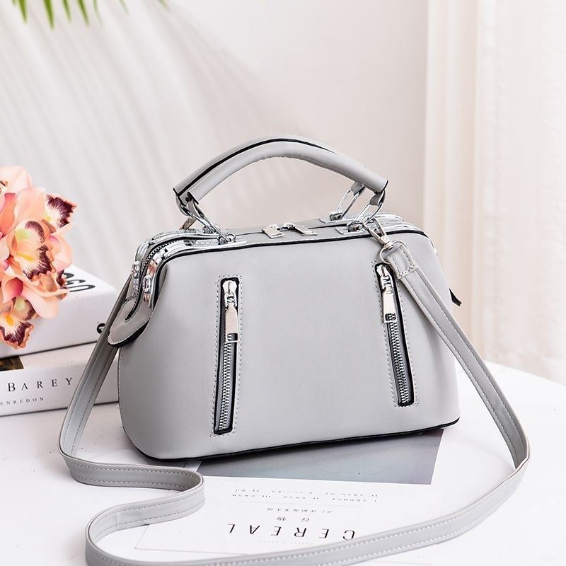 JT8607 IDR.175.000 MATERIAL PU SIZE L28XH18.5XW14.5CM WEIGHT 850GR COLOR GRAY
