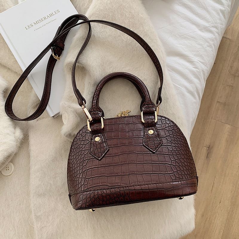 JT8699 IDR.164.000 MATERIAL PU SIZE L23XH15XW11CM WEIGHT 500GR COLOR COFFEE