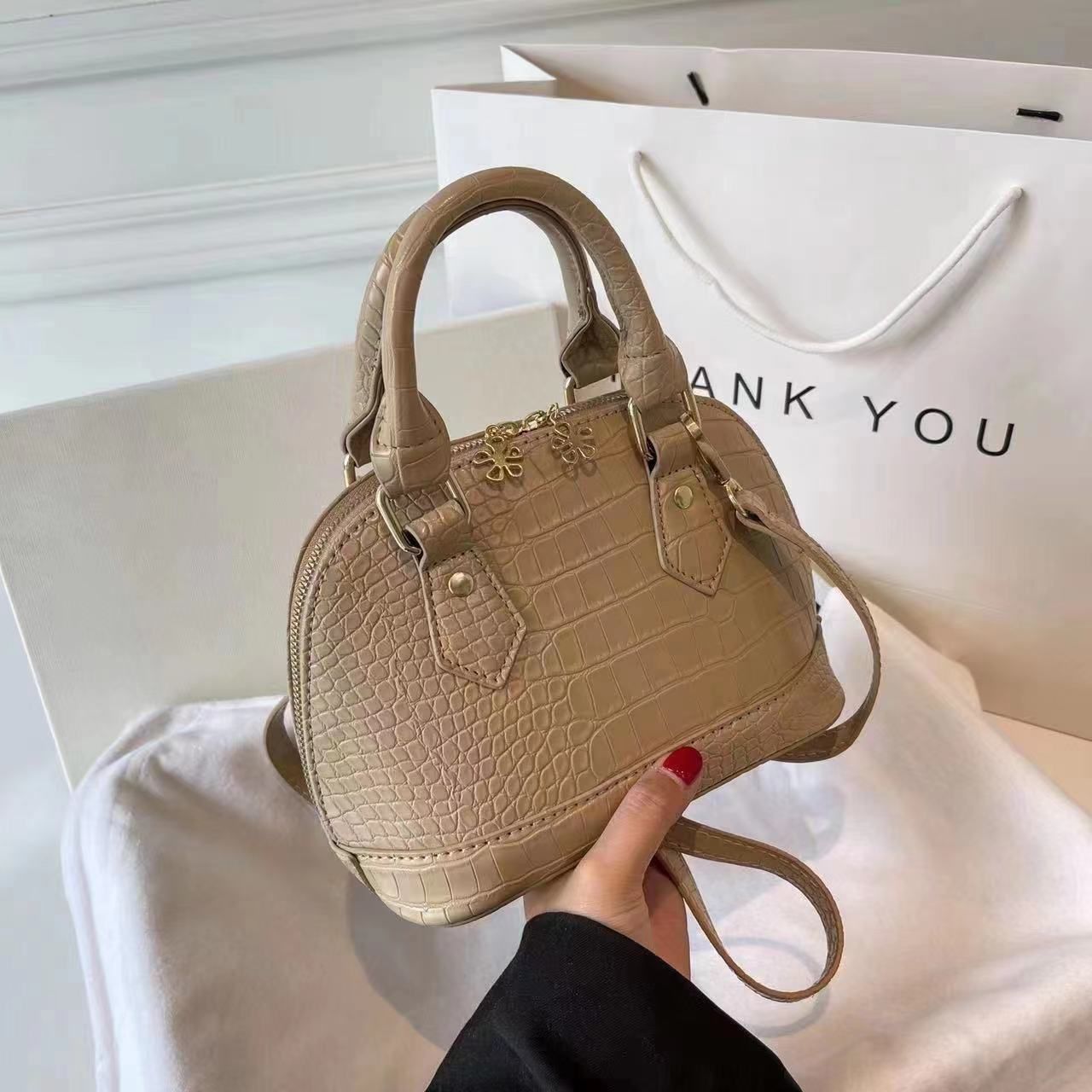 JT8699 MATERIAL PU SIZE L23XH15XW11CM WEIGHT 500GR COLOR KHAKI