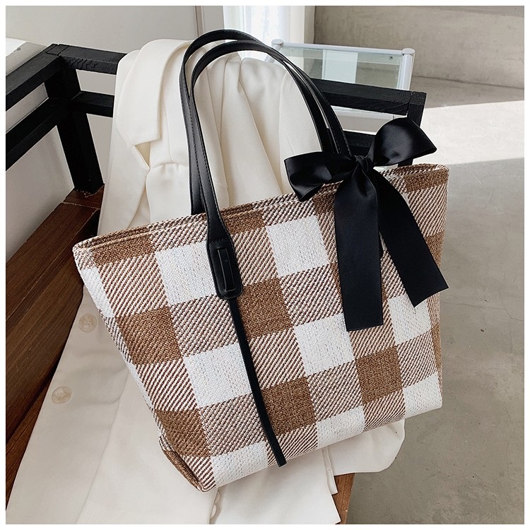 JT8735 IDR.172.000 MATERIAL WOOL SIZE L33XH29XW15CM WEIGHT 500GR COLOR KHAKI