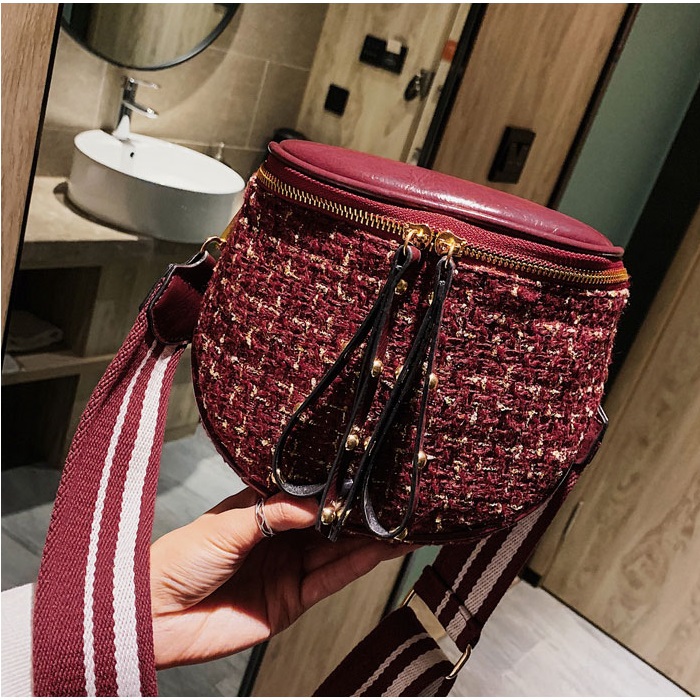 JT8744 IDR.171.000 MATERIAL MAONI SIZE L17XH16XW7CM WEIGHT 370GR COLOR RED