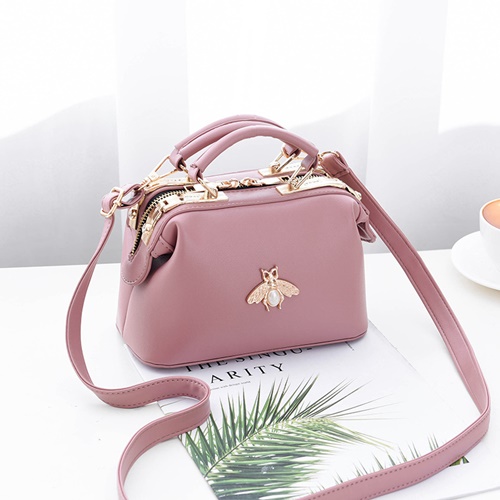 JT8805 IDR.175.000 MATERIAL PU SIZE L20XH13XW11CM WEIGHT 600GR COLOR PINK