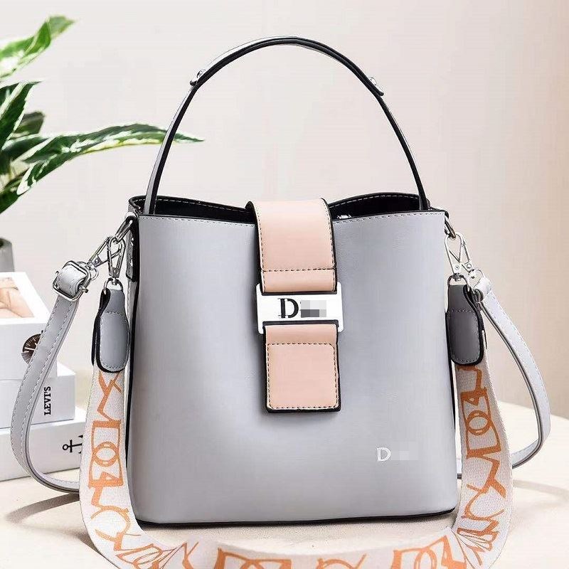 JT88073 IDR.178.000 MATERIAL PU SIZE L23XH21XW12CM WEIGHT 600GR COLOR GRAY