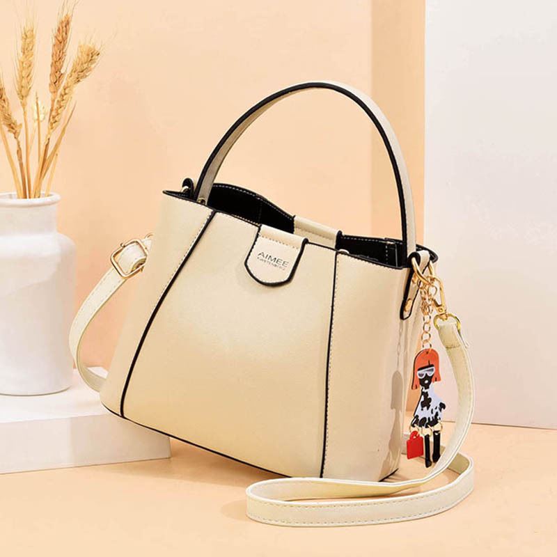 JT8818 IDR.147.000 MATERIAL PU SIZE L22XH17XW11CM WEIGHT 550GR COLOR BEIGE