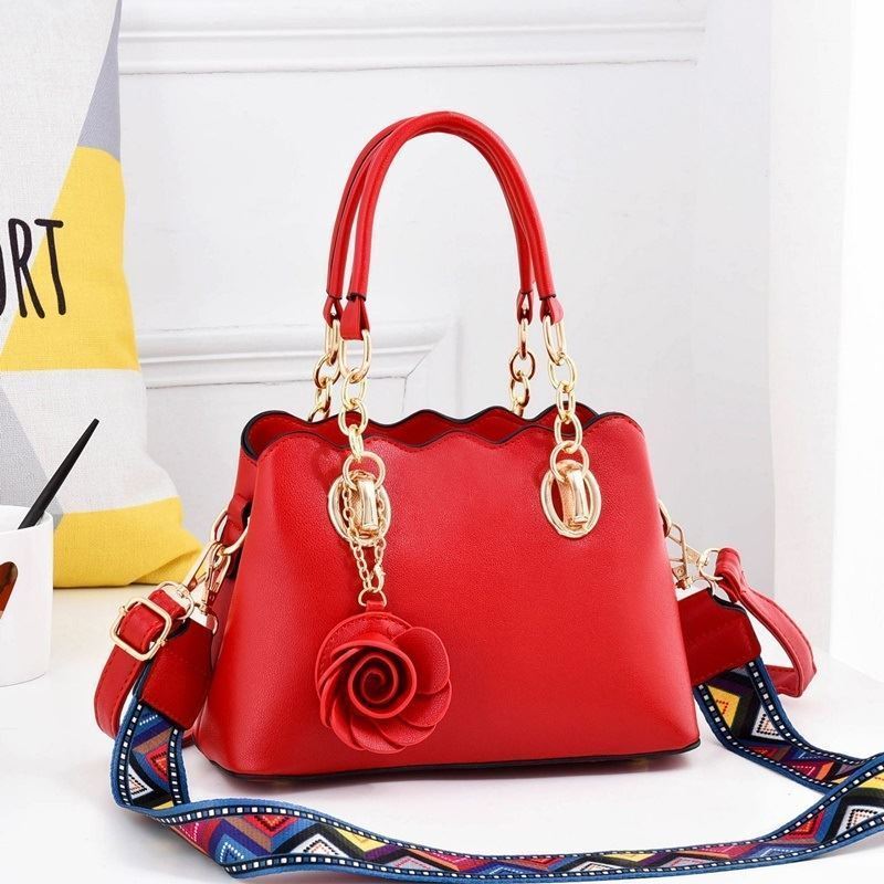 JT886 IDR.195.000  MATERIAL PU SIZE L25XH17XW11CM WEIGHT 850GR COLOR RED