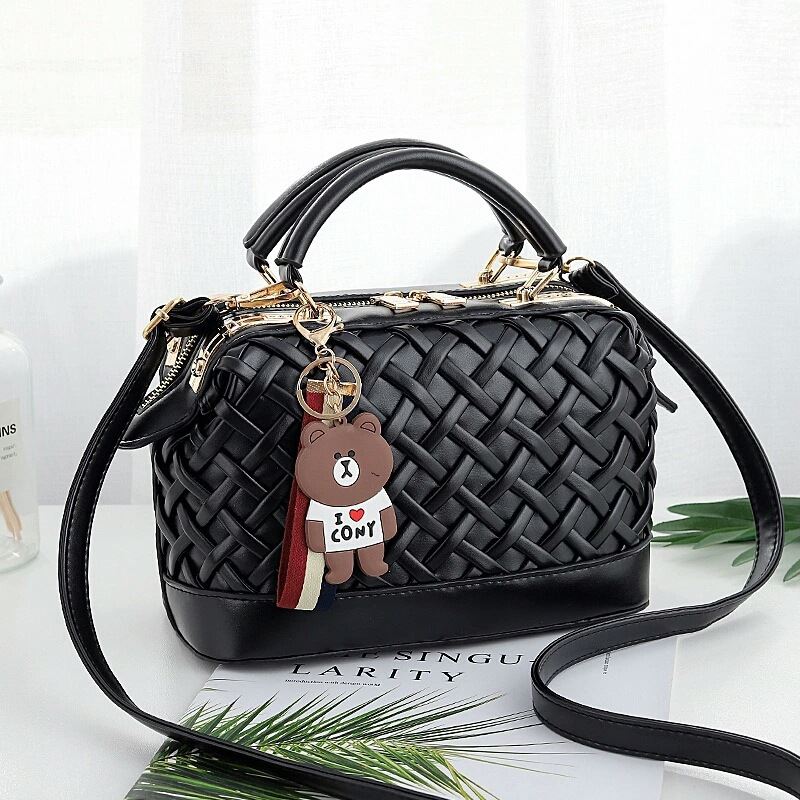 JT8872 IDR.178.000 MATERIAL PU SIZE L23XH15XW14CM WEIGHT 650GR COLOR BLACK