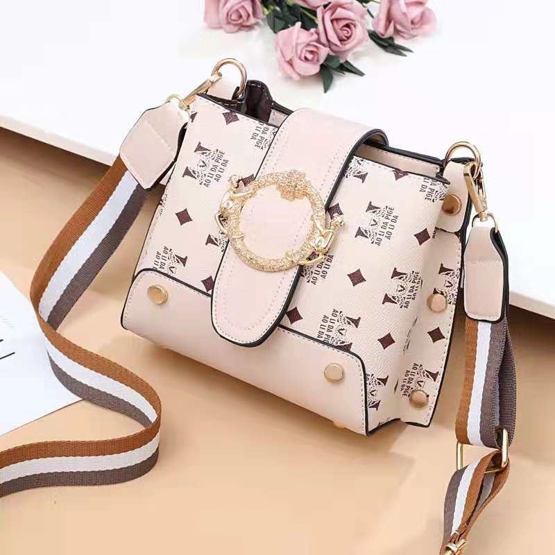 JT9008 IDR.167.000  MATERIAL PU SIZE L18XH17XW11CM WEIGHT 500GR COLOR BEIGE