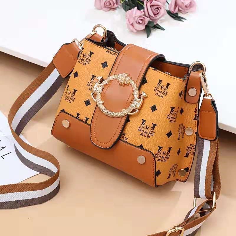 JT9008 IDR.167.000  MATERIAL PU SIZE L18XH17XW11CM WEIGHT 500GR COLOR BROWN