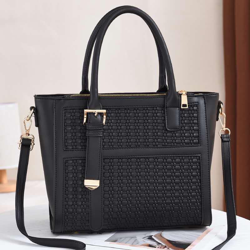 JT90191 IDR.184.000 MATERIAL PU SIZE L30XH25XW14CM WEIGHT 650GR COLOR BLACK